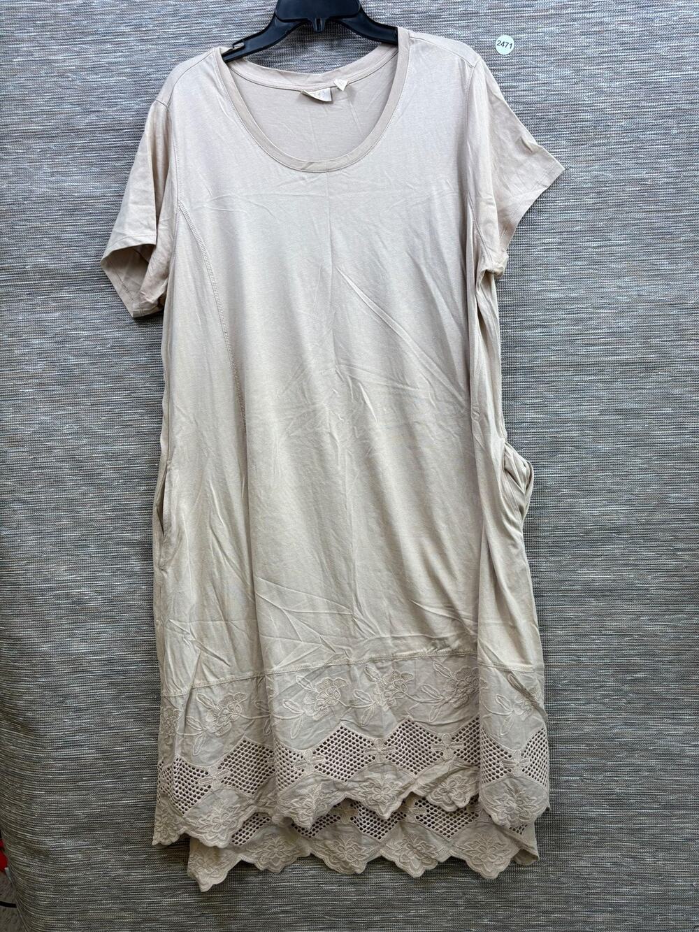 LOGO Lavish T Shirt Dress Womens 2XP Beige Embroidered Hem Swing Knit Midi